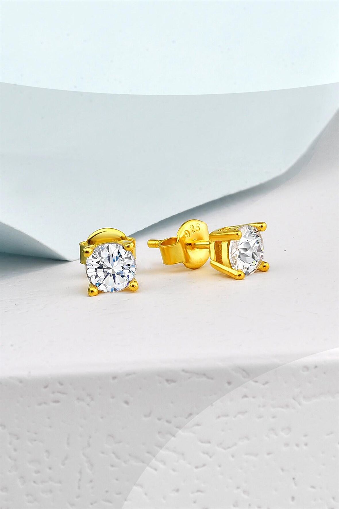 Gümüş  Zirkon 5,0 mm Tek Tırnak Tek Taş Pırlanta Montür Gold Gümüş Küpe